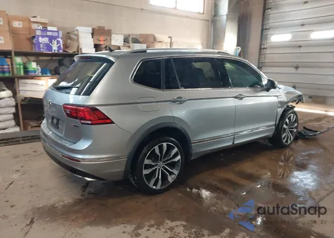 2020 Volkswagen Tiguan 2.0T Sel Premium R-Line z USA, uszkodzony, nr VIN 3VV4B7AX7LM111891